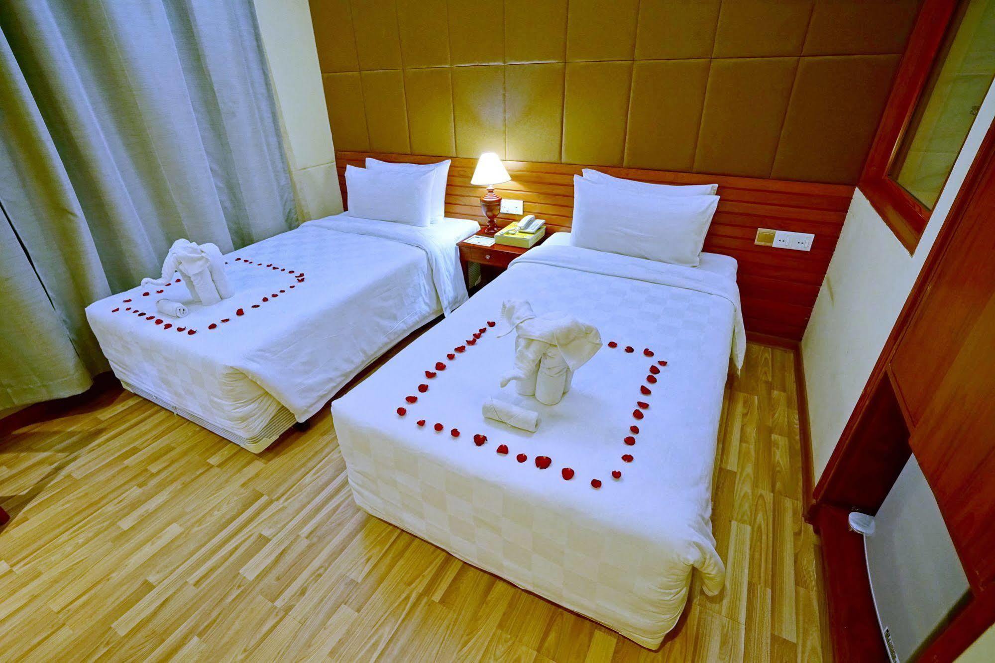 Oway Grand Hotel Mandalay Eksteriør bilde